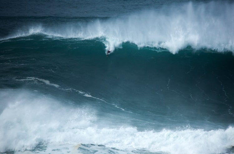 bodysurf-nazare-kalani-lattanzi