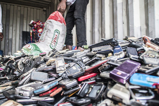 fairphone-recyclage-enfumage-obsolete-smartphone