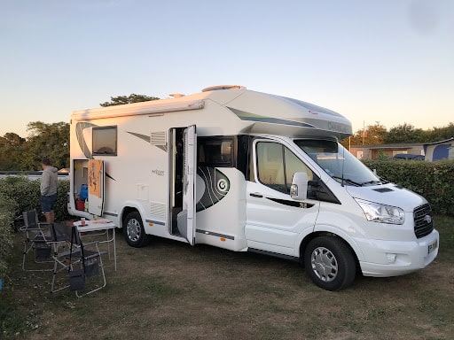bretagne-camping-car-voyager-famille